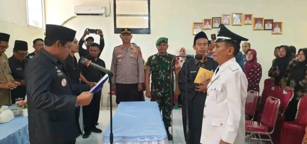 Sekda Lampung Selatan Lantik Khusaini Rohman sebagai Penjabat Kades Karya Tunggal