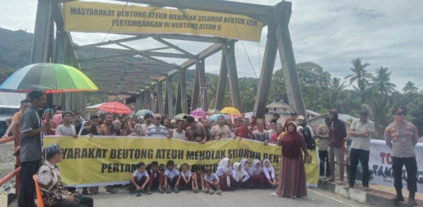 Kompak!! Gelombang Massa Beutong Nagan Raya, Gelar Aksi Unjuk Rasa Tolak Segala Jenis Izin Pertambangan