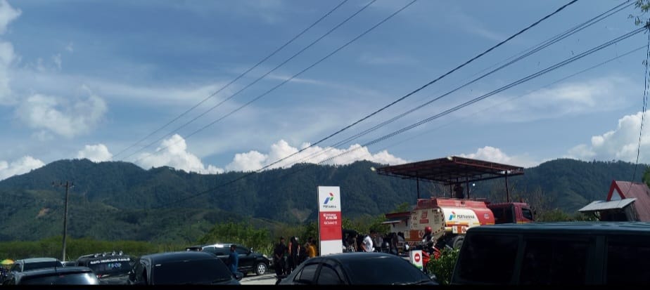 Pasokan Minim, Panic Buying BBM di Bener Meriah, Warga Antre Pertamax Sejak Siang