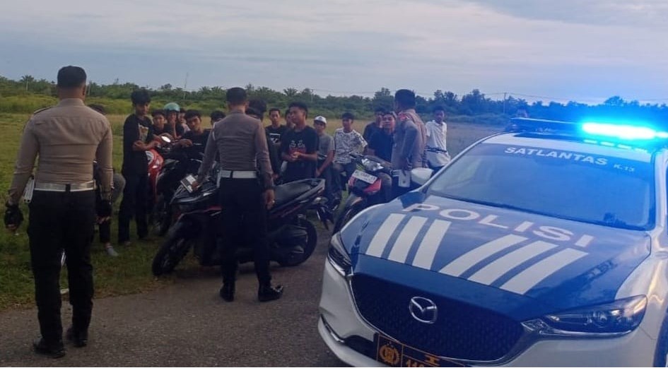 Satlantas Polres Abdya Bubarkan Balapan Liar Bulan Ramadhan