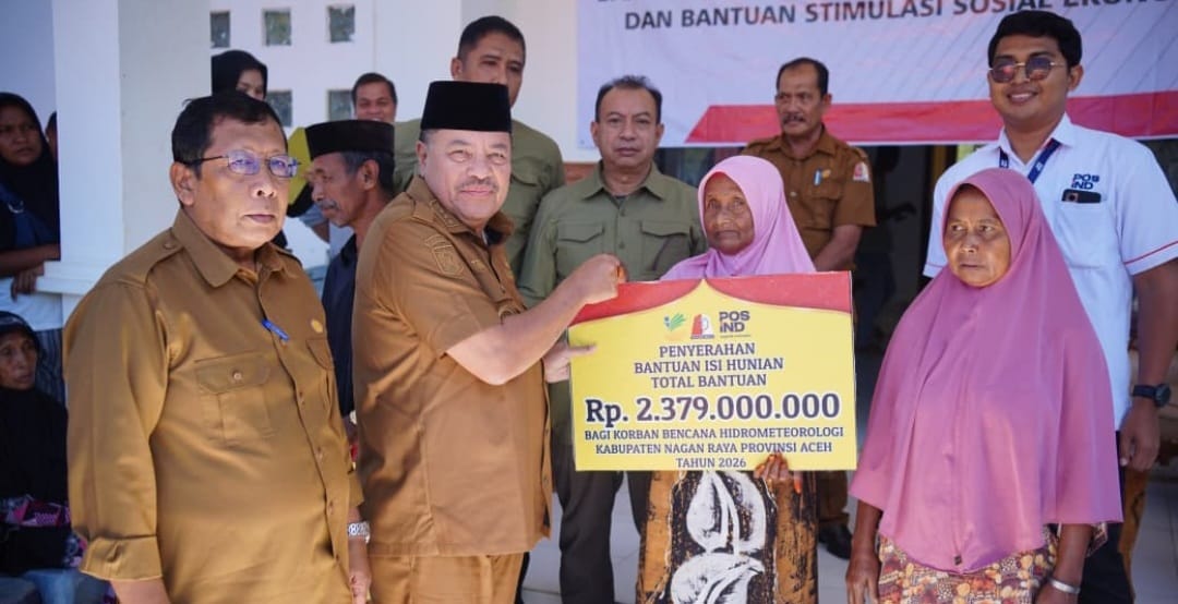 Bupati TRK Serahkan Bansos Rp.9,8 Miliar bagi Korban Bencana Hidrometeorologi di Beutong Ateuh