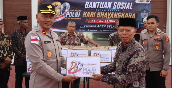 Berkah Hari Bhayangkara ke-80, Polres Aceh Selatan salur Bansos untuk Purnawirawan Polri dan Warga kurang mampu