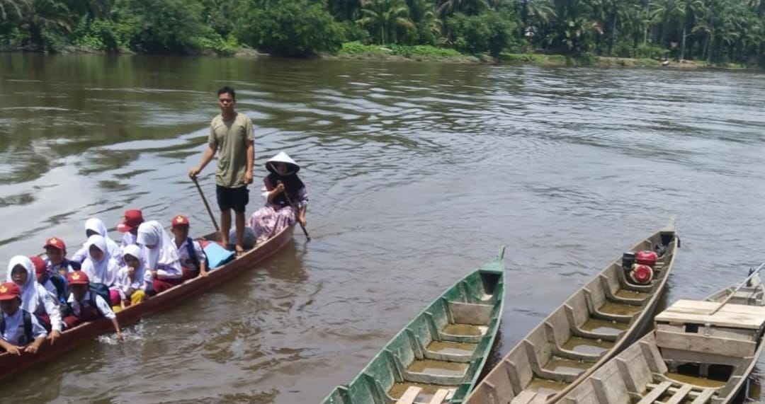 Jeritan Pilu Siswa Desa Terpencil di Aceh Singkil, Bertaruh nyawa dan tantangan ke Sekolah