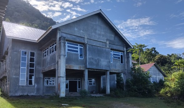 Ditaksir selesai 80% belum difungsikan, Gedung Dinas Pertanian Aceh Selatan di Puncak Gemilang jadi kandang Kerbau