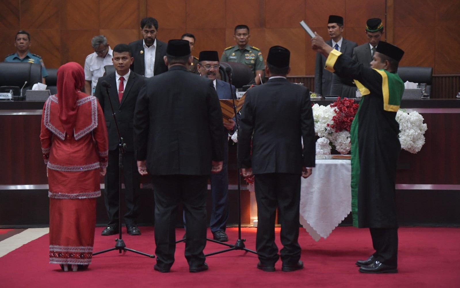 Gubernur Mualem Terlihat Prima, Hadiri Paripurna Pelantikan 3 Anggota DPRA