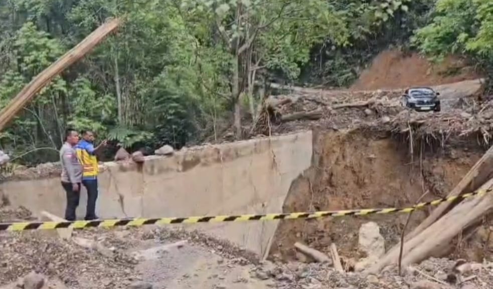 128 Titik Longsor dan 50 amblas, BJN Nonstop Perbaiki Transportasi Nasional antar Kabupaten di Gayo Lues