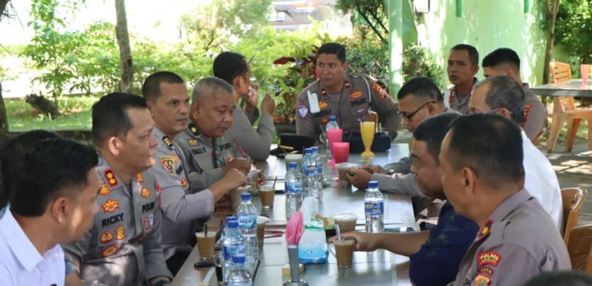 Kapolres Aceh Selatan Ngopi Bareng, Bahas Kamtibmas dan Gali Aspirasi Warga