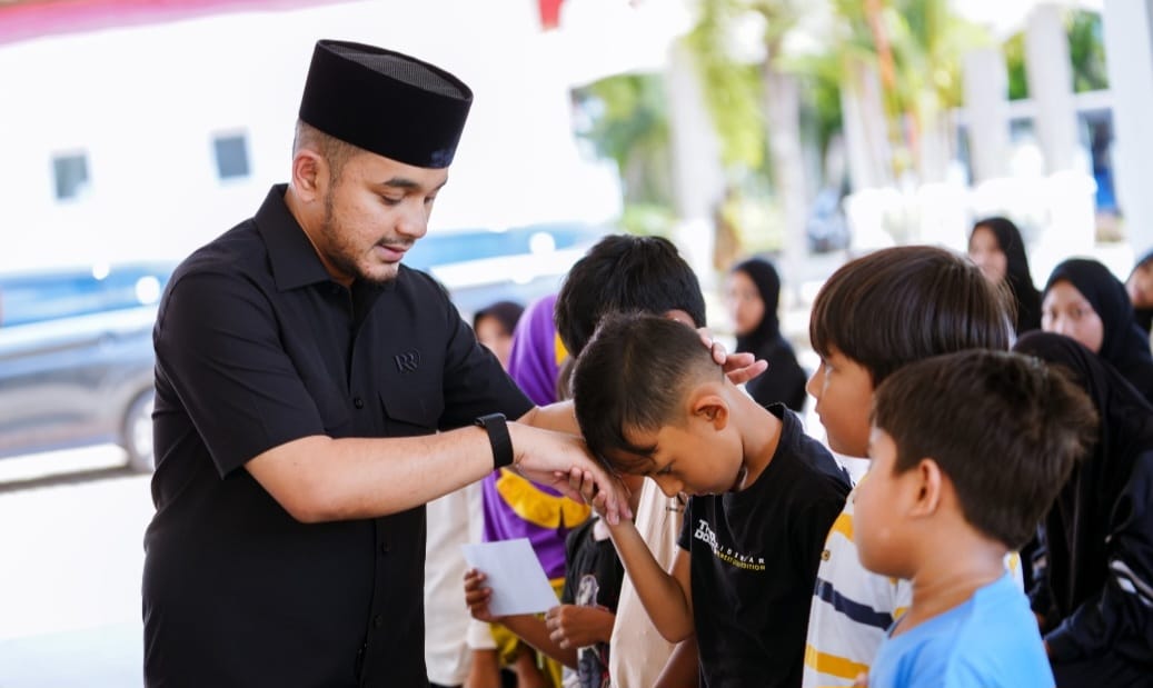 Berbagi Kasih dan Kepedulian, Ketua DPRK Nagan Raya Santunan Anak Yatim se-Kabupaten