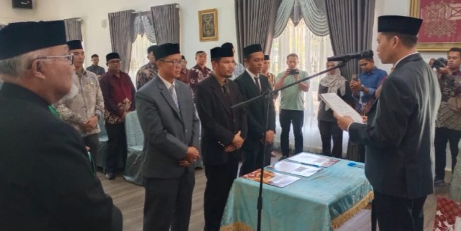 Lantik Ketua dan PAW Anggota Badan Baitul Mal, Bupati Aceh Selatan Tekankan Tingkatkan Amanah dan Kepercayaan Publik