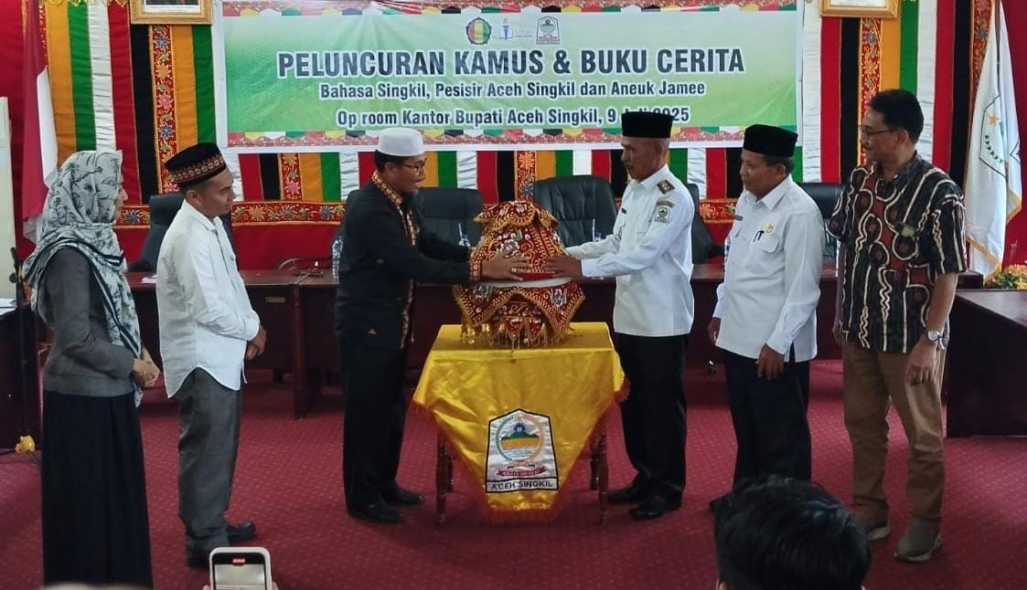 Mendunia!! Lestarikan Bahasa Daerah, MAA Dan YSIL Luncurkan Kamus Tiga Bahasa serta Sertifikat HKI Kuliner