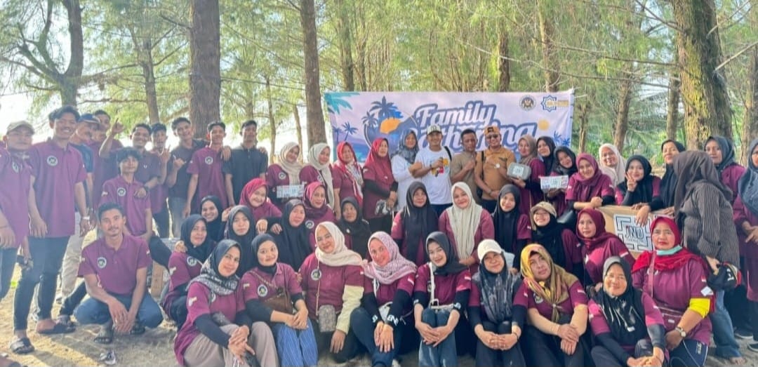 Jelajah Kesolidan, Yayasan MBG Alfatih Nagan Raya Gathering Family di Pantai Abdya