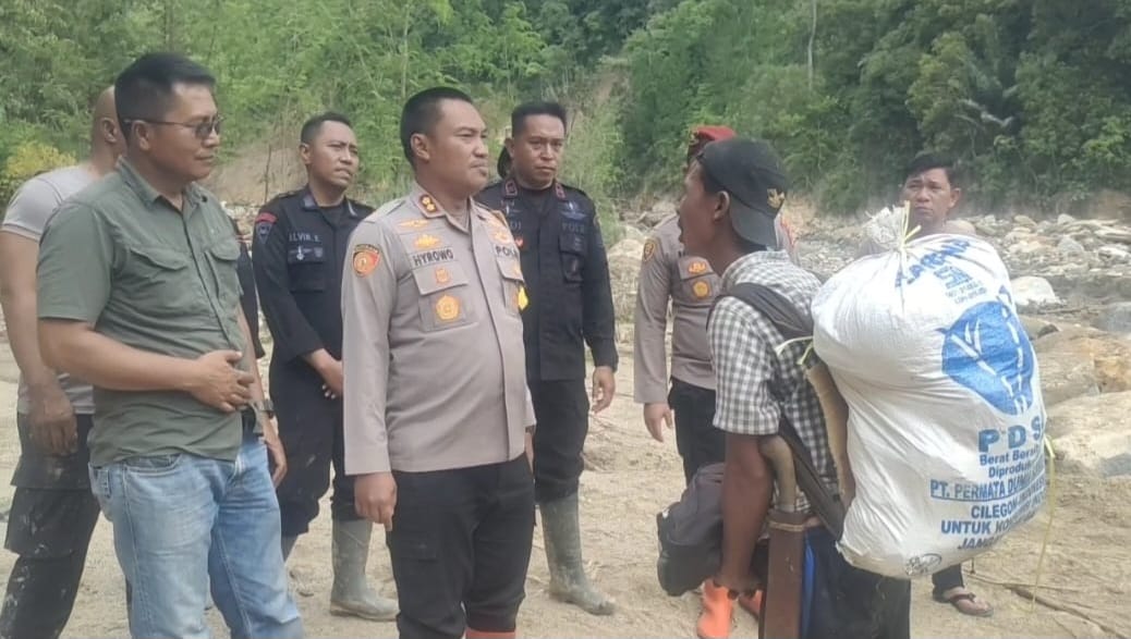 Bantu Hidupkan Putaran Ekonomi, Kapolres Gayo Lues Tampung Hasil Tani Warga Korban Bencana