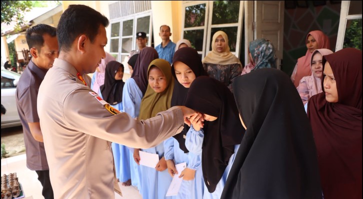 Polres Aceh Singkil Santuni Anak Panti Asuhan Putri Aisyiyah
