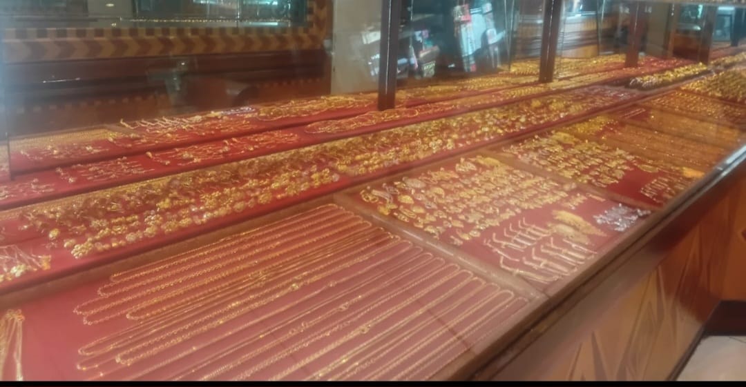 Menyala! Tertinggi Sepanjang Sejarah, Harga Emas di Tapaktuan diatas Rp8 juta per mayam