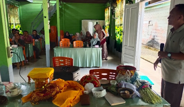 Lestarikan Warisan Budaya, Desa Amiria Bahagia Simeulue Gelar Pembuatan Batil Carano