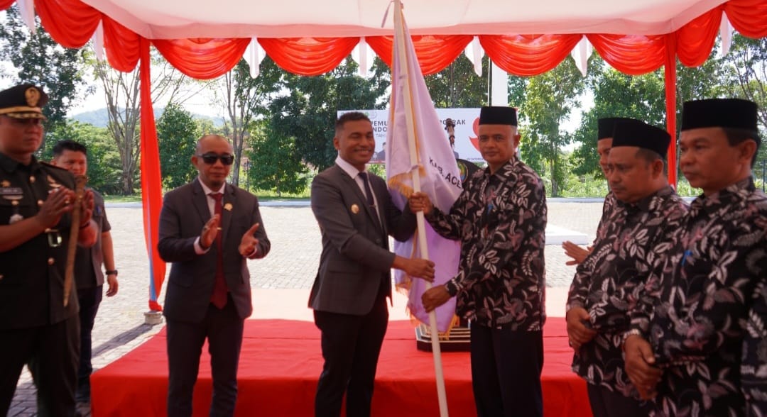 Bupati Abdya Lepas 47 Kafilah MTQ ke-37 Aceh di Pidie Jaya, Juara Dijanjikan Umroh