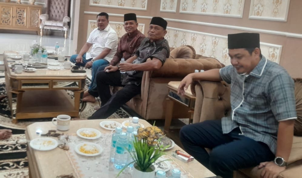 Open House, Bupati Mirwan MS sambut tamu familiar, Baital Mukadis hidangkan menu Tradisional, Sekda menyejukan