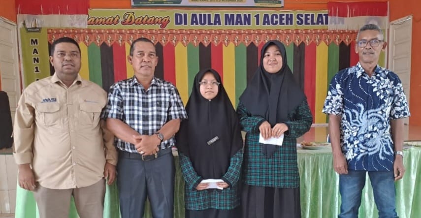 Karya Jurnalistik Siswi MAN I Aceh Selatan Terbaik Ditulis Tangan, Versi Workshop Kurikulum Cinta