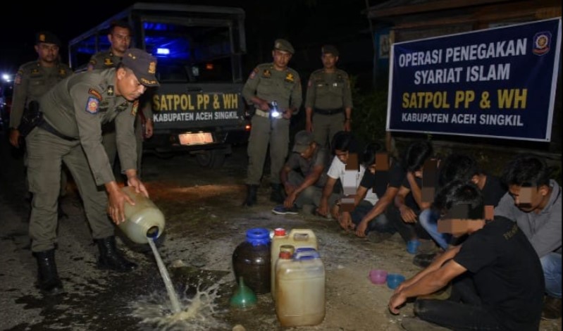 Satpol PP-WH Aceh Singkil Tertibkan Pesta Tuak, Gelar Razia Penegakan Syariat Islam