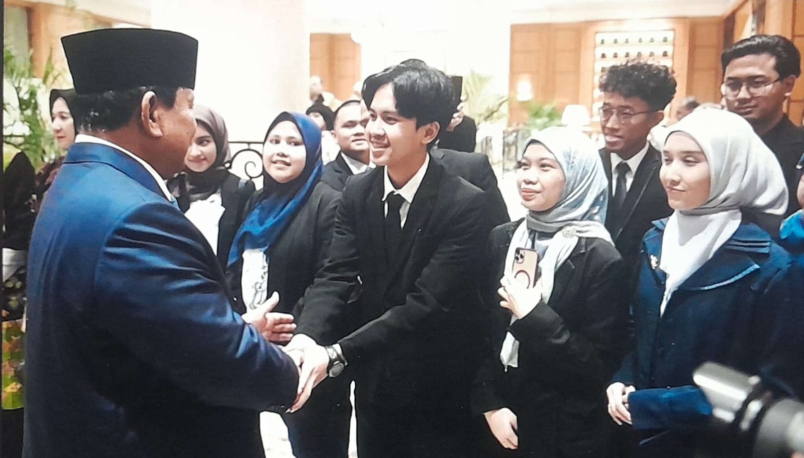 Presiden Prabowo Disambut Hangat Diaspora Indonesia di Kairo, Ini Komentar Mahasiswi Asal Aceh dan Jambi