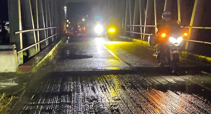 Proyek Pengerukan ruas jalan di kepala jembatan di Aceh Selatan mengundang korban, sejumlah Pengendara terjatuh