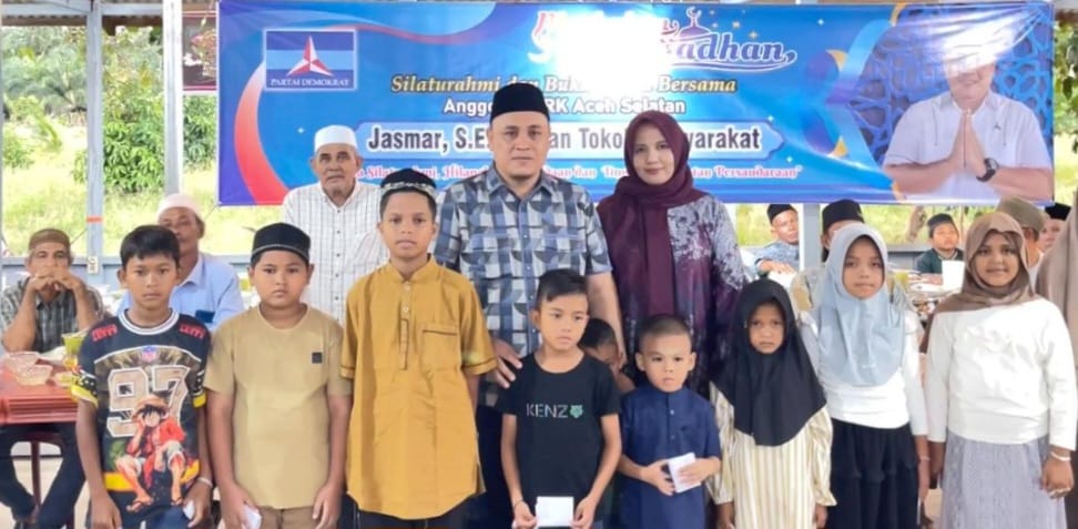 Wujud Kepedulian, Anggota DPRK Demokrat Aceh Selatan Santuni Anak Yatim dan Bukber 250 Warga