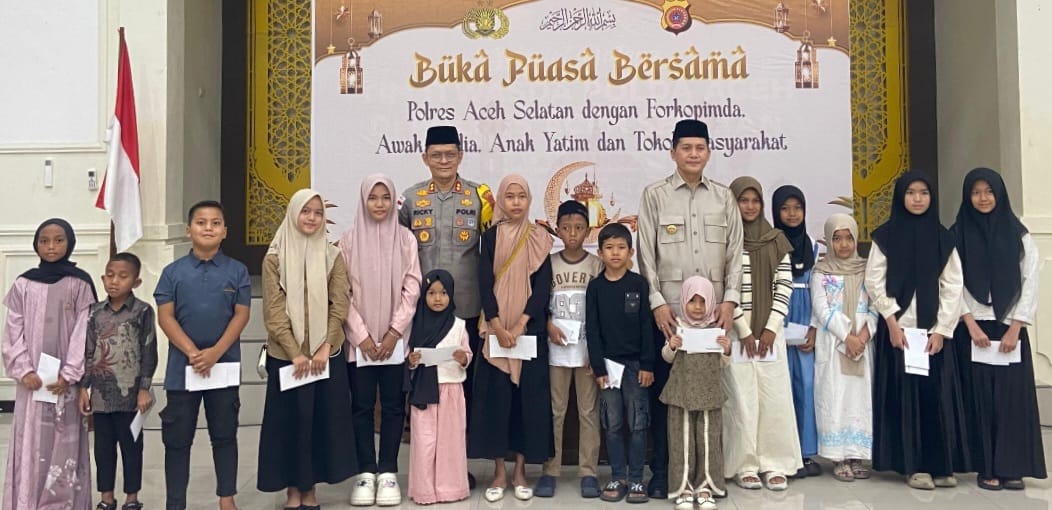 Dihadiri Bupati, Polres Aceh Selatan Berbagi Kasih Santuni Anak Yatim dan Bukber Awak Media