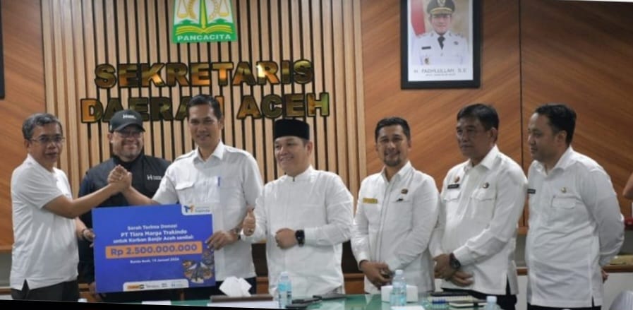 PT Tiara Marga Trakindo Serah Bantuan Korban Banjir Aceh Rp2,5 M