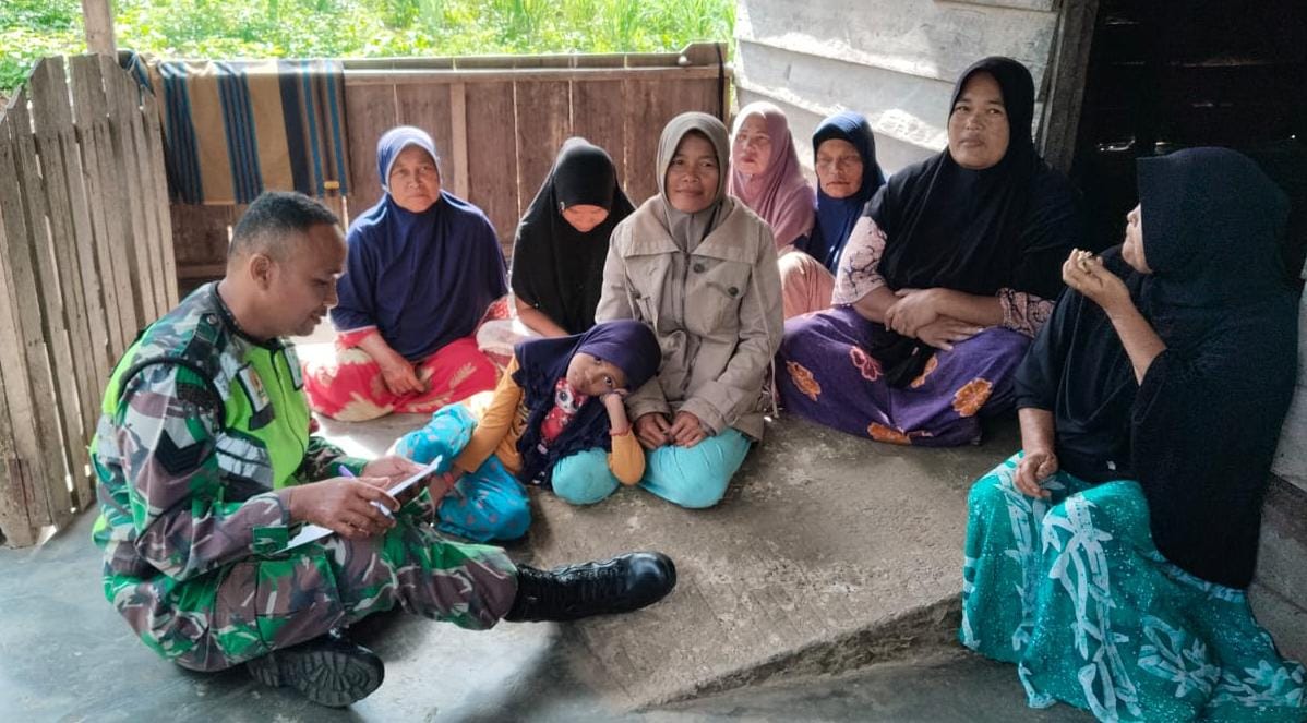 Personel Kodim 0108/Aceh Tengara Sosialisasikan Kegiatan dan Manfaat TMMD Mendongkrak Pembangunan