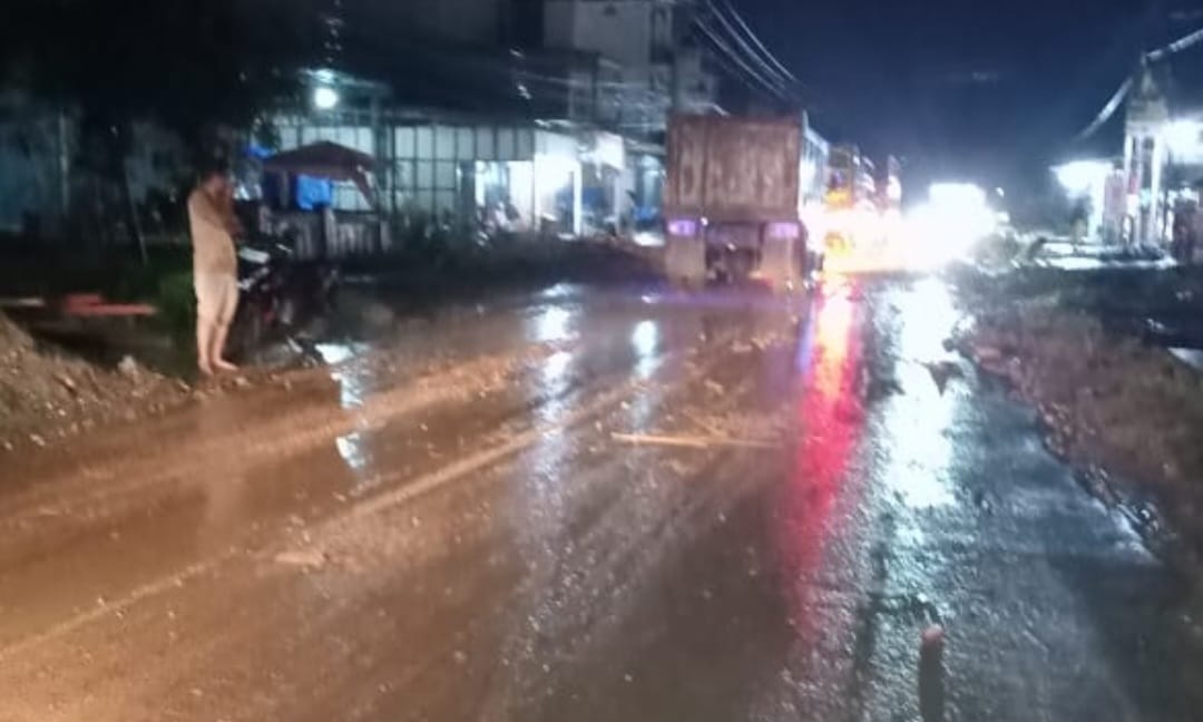 Ladang Rimba Aceh Selatan Banjir Lagi, Transportasi Jalan Nasional Sempat Macet