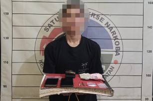 Polisi Pasang Spanduk kampanye Pemberantasan Narkoba, Pria Pasie Raja diamankan bersama BB Sabu