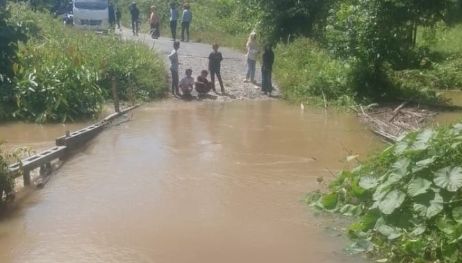 Warga Minta Pemprov Aceh Bangun Jembatan, Jalan Lintas Simeulue Barat Kerap Terendam Banjir