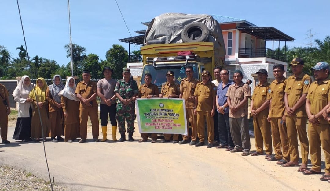 Terdampak Banjir, Trumon Tengah Aceh Selatan, Ulur Tangan Bantu Korban Aceh Tamiang